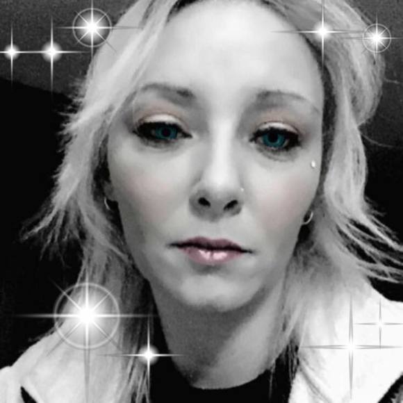 Meet your Posher, Michelle - Picture 1 of 1